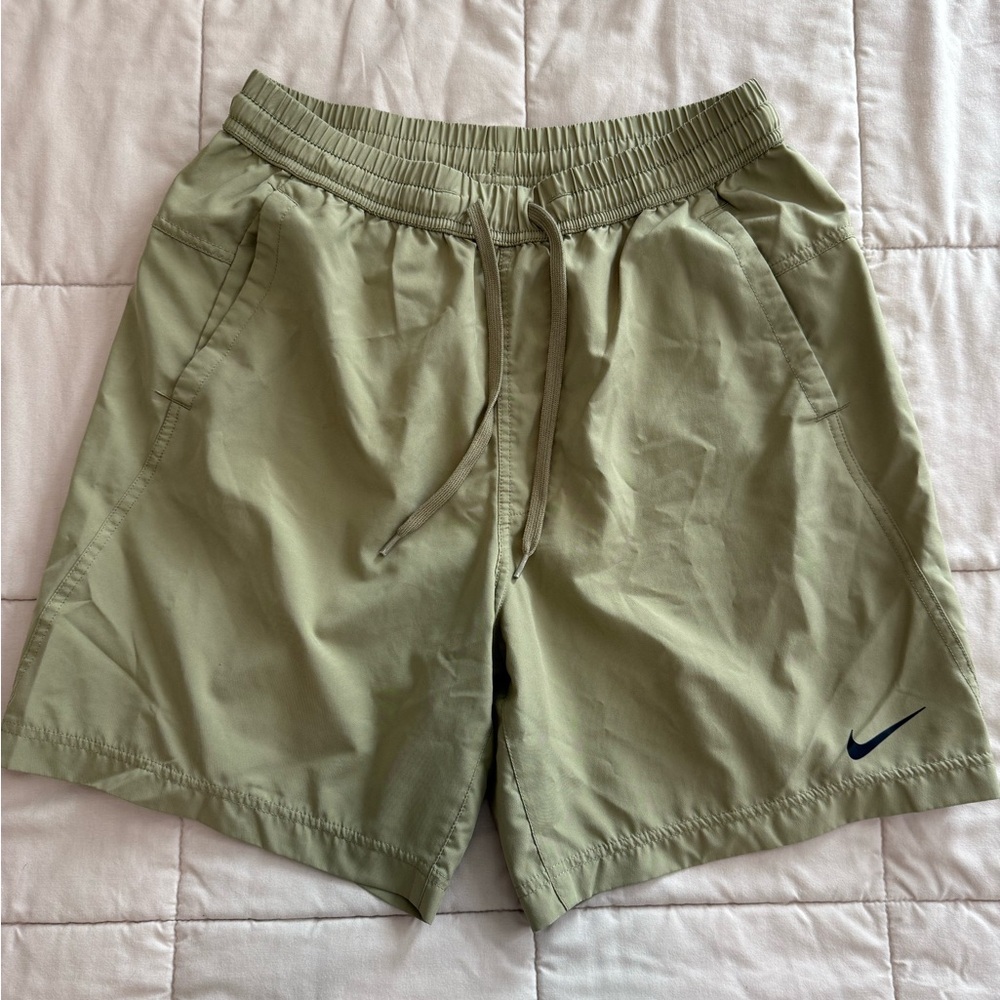 Nike men’s drifit shorts. Size Small.